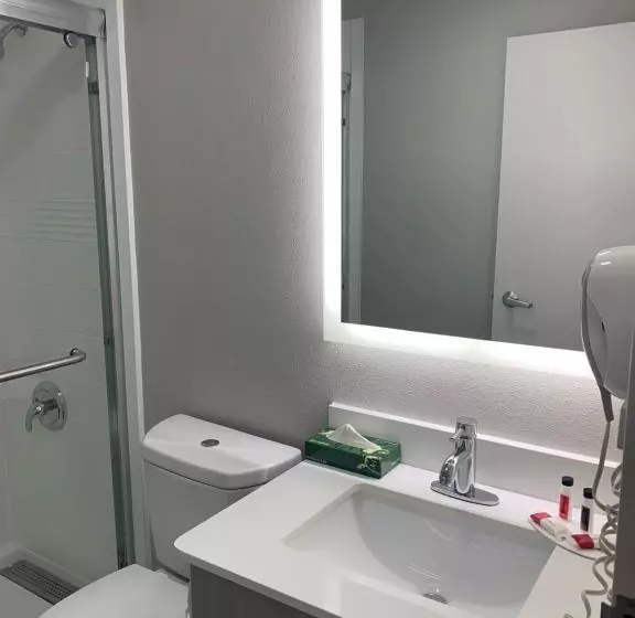 Microtel Inn By Wyndham Charlotte Airport