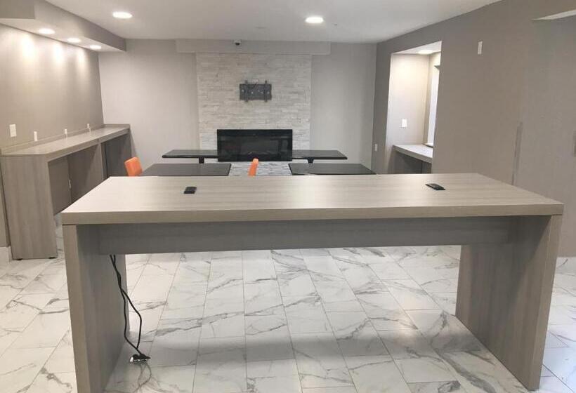 Microtel Inn By Wyndham Charlotte Airport