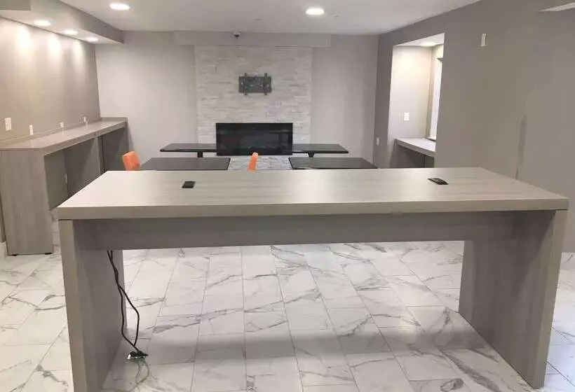 Microtel Inn By Wyndham Charlotte Airport