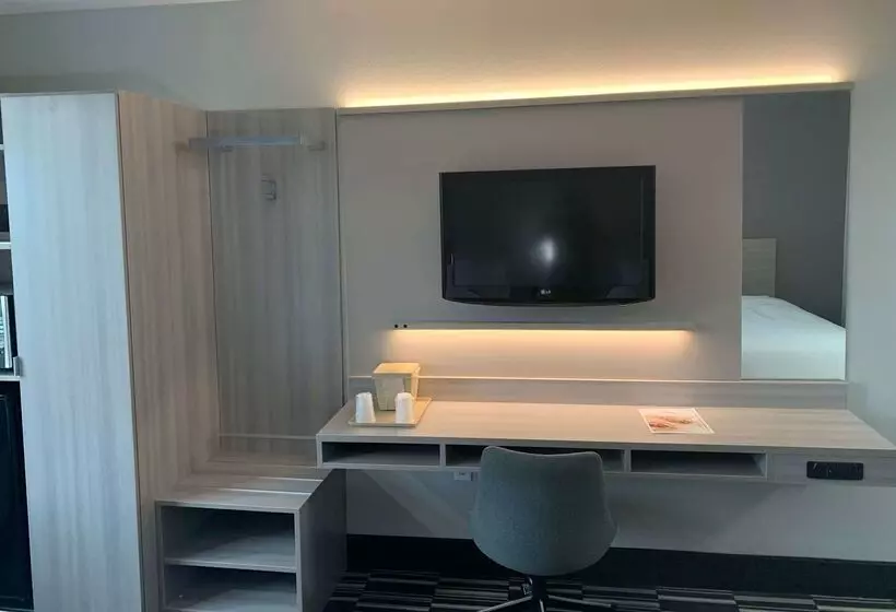 Microtel Inn By Wyndham Charlotte Airport