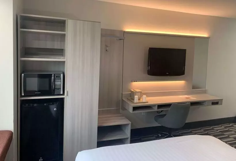 Microtel Inn By Wyndham Charlotte Airport