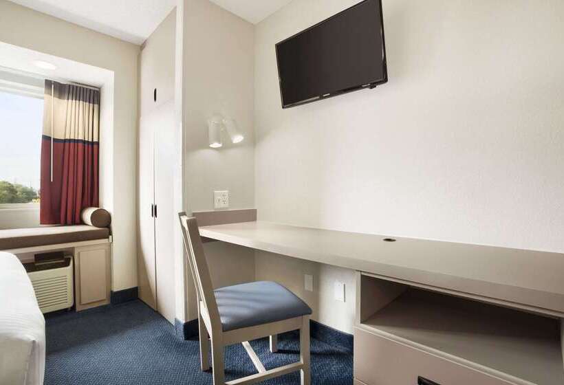 Microtel Inn By Wyndham Louisville East