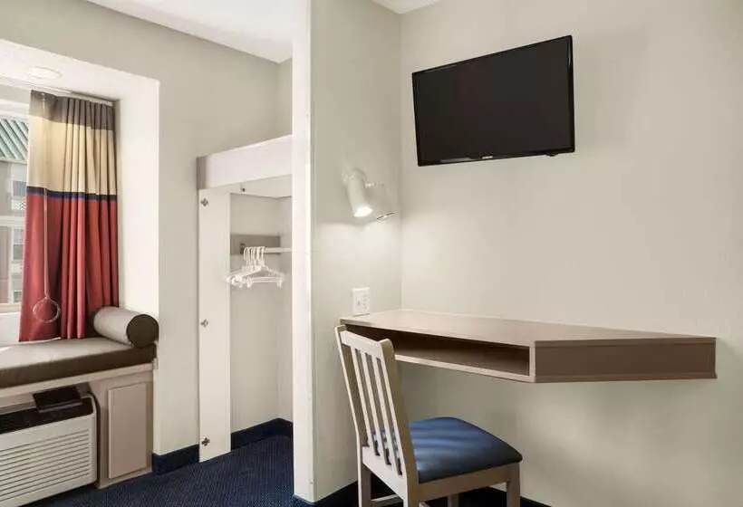 Microtel Inn By Wyndham Louisville East