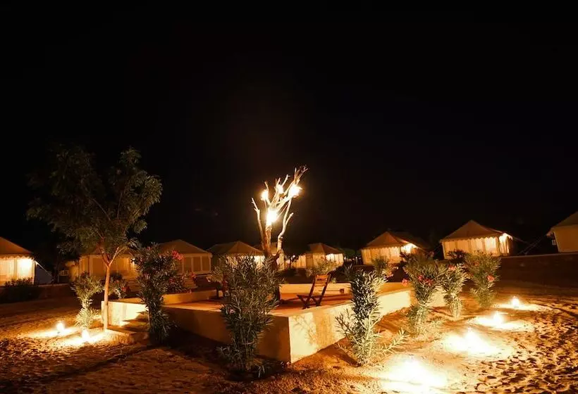 Hotelli Rajwada Desert Camp By Park Tree