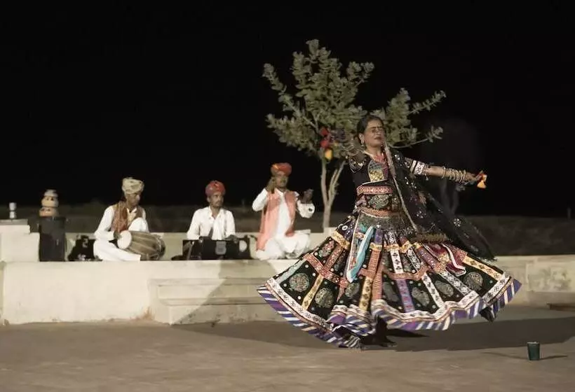Hotelli Rajwada Desert Camp By Park Tree