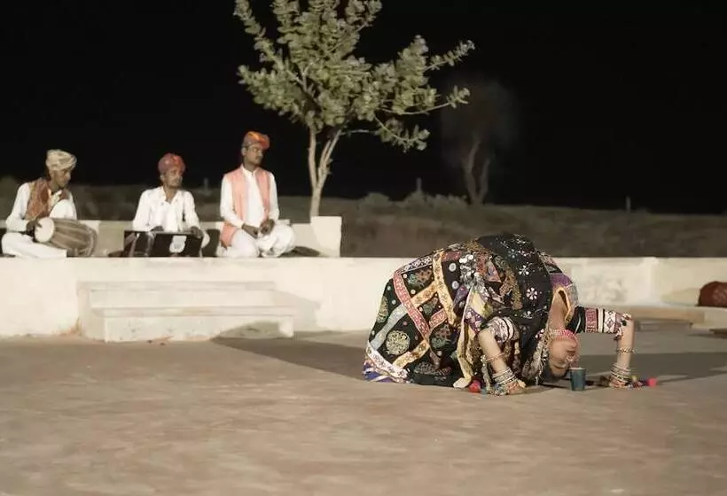 Hotelli Rajwada Desert Camp By Park Tree