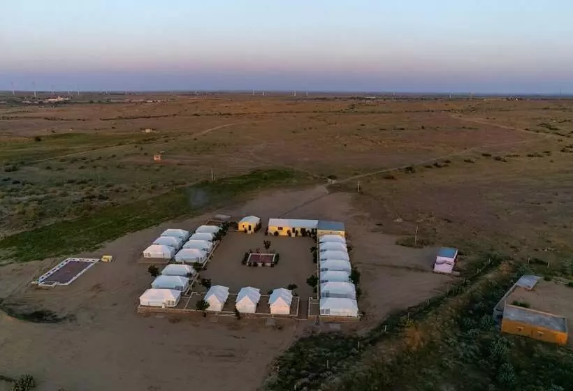 Hotelli Rajwada Desert Camp By Park Tree