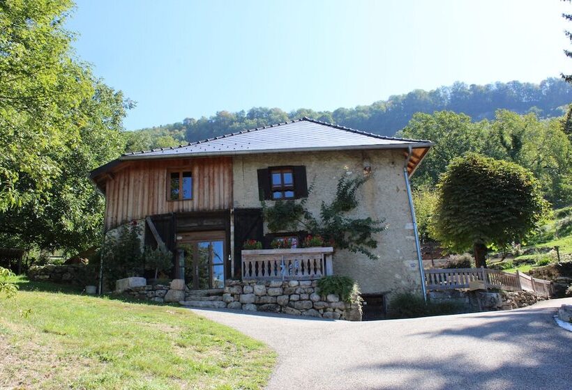 مبيت وإفطار Les Pipistrelles