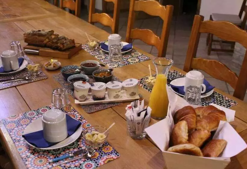 ベッドアンドブレックファースト Les Pipistrelles