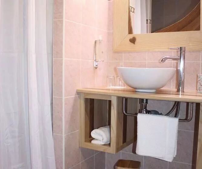 ベッドアンドブレックファースト Les Pipistrelles