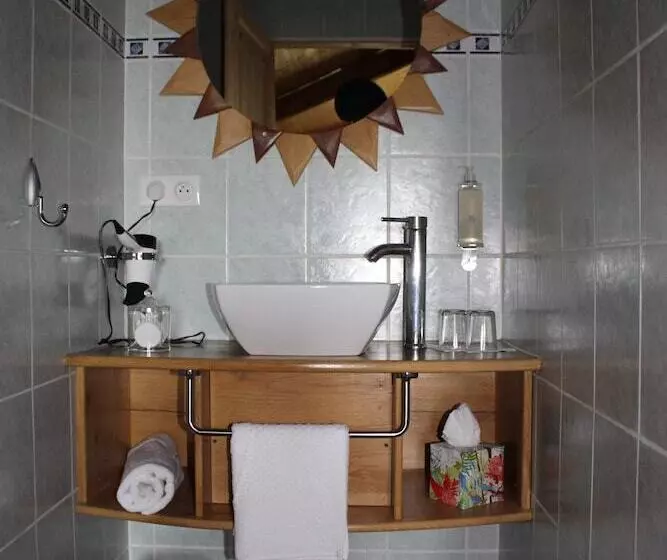 ベッドアンドブレックファースト Les Pipistrelles