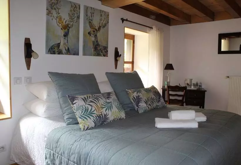 ベッドアンドブレックファースト Les Pipistrelles