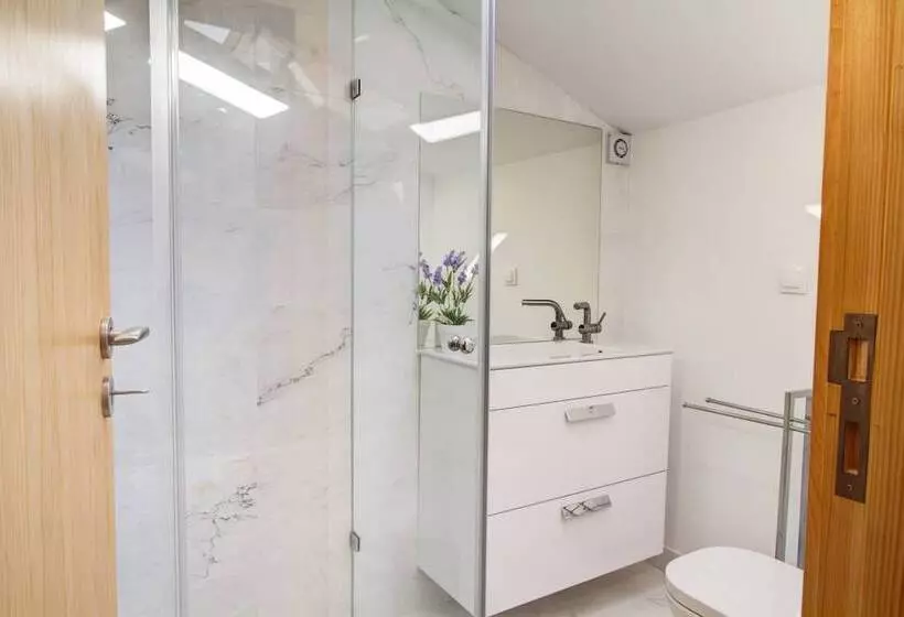 A New Studio Apartment With Amazing Views Of The River Tagus