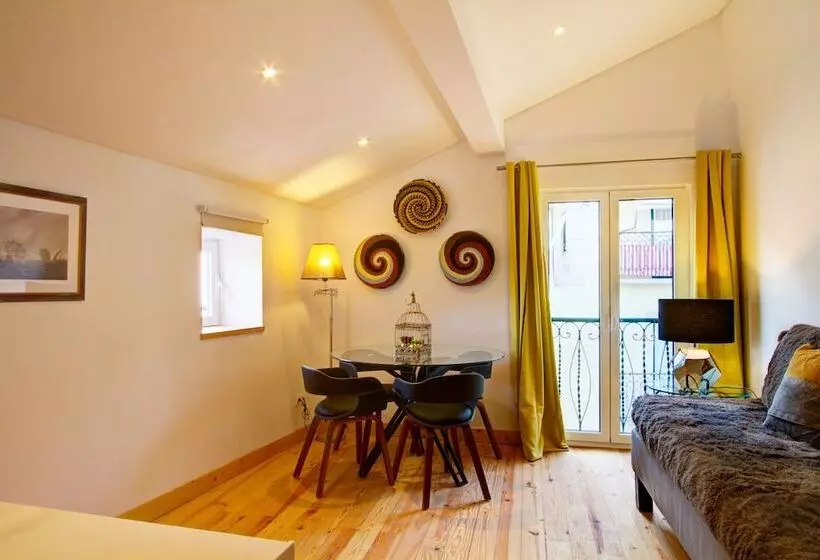 A New Studio Apartment With Amazing Views Of The River Tagus