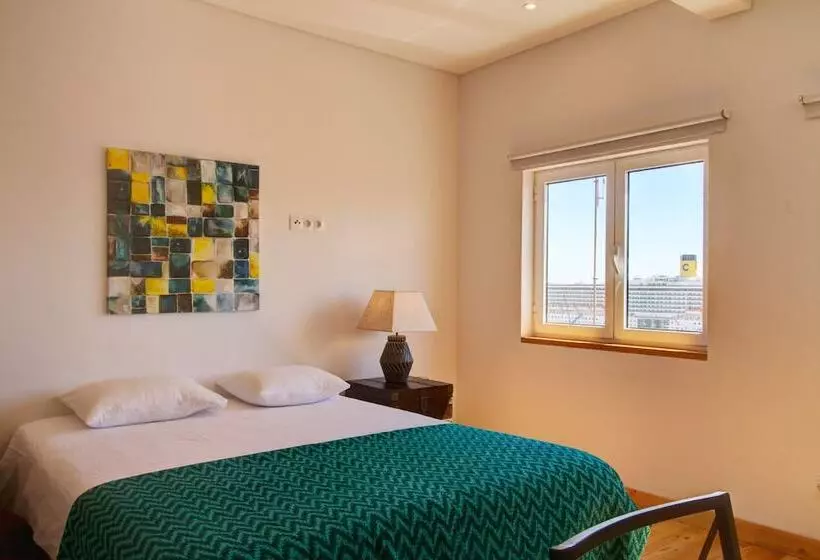 A New Studio Apartment With Amazing Views Of The River Tagus