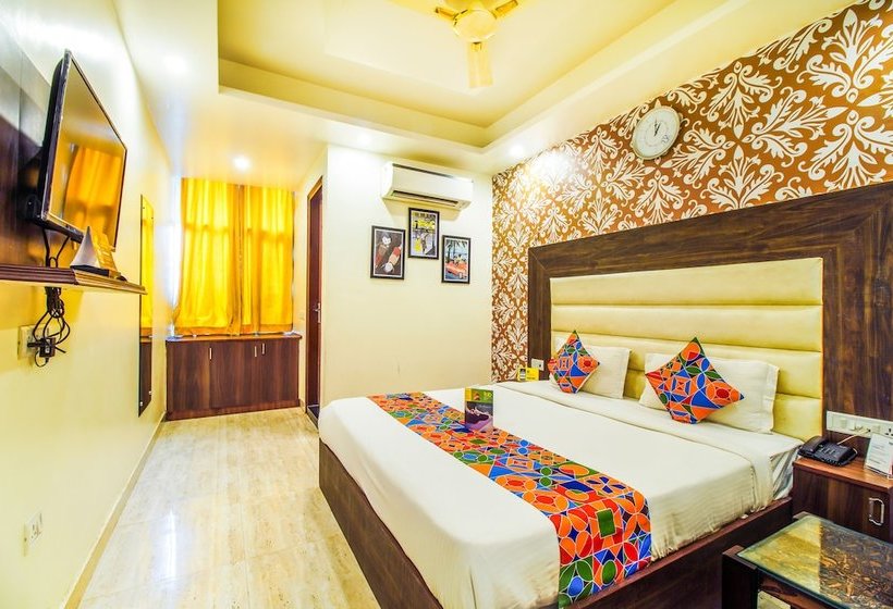 בית מלון כפרי Fab Raj Palace