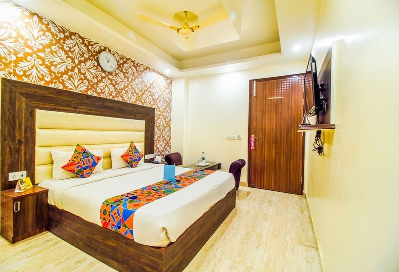 בית מלון כפרי Fab Raj Palace