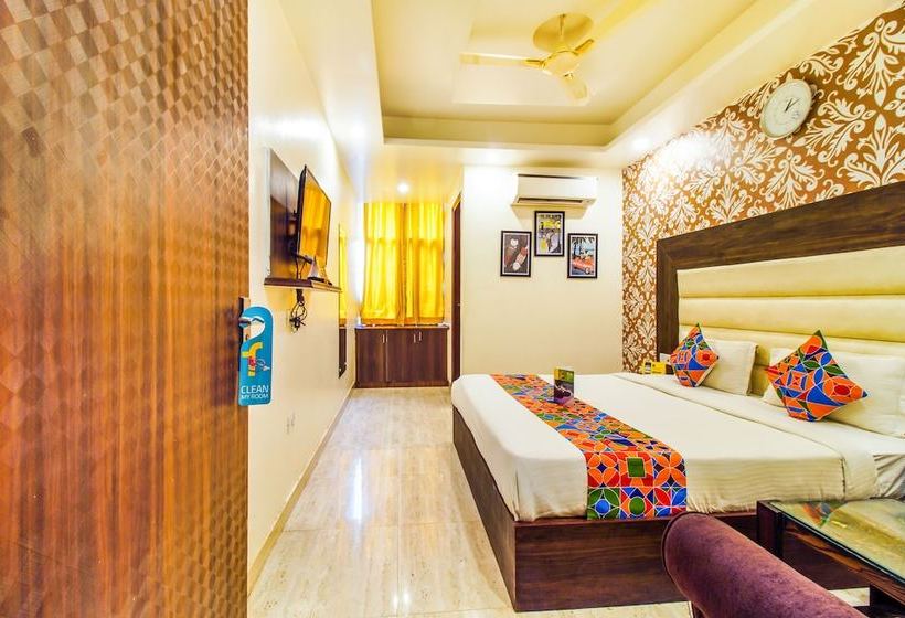 בית מלון כפרי Fab Raj Palace