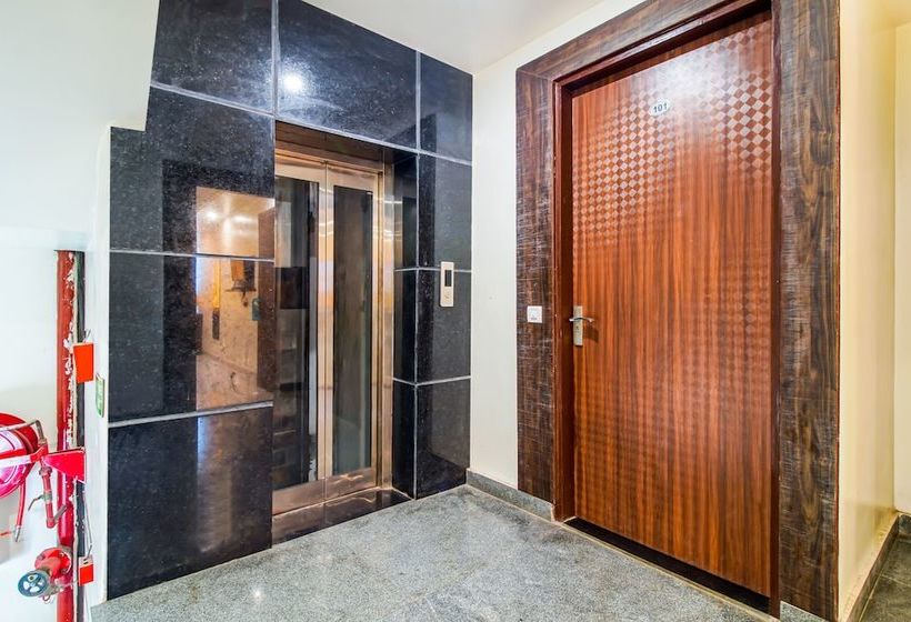 בית מלון כפרי Fab Raj Palace