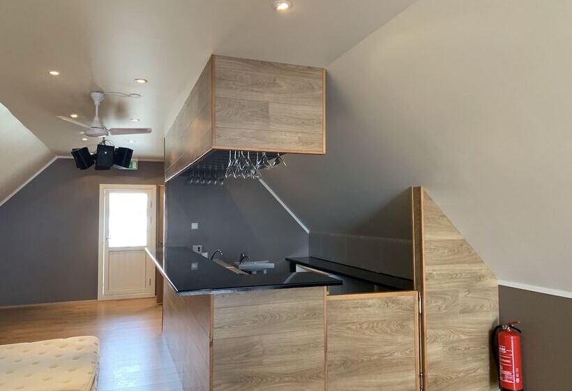 هتل North Star Apartments In Rif   Hostel