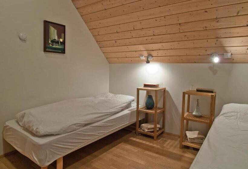 پانسیون Skyrhusid Hi Hostel