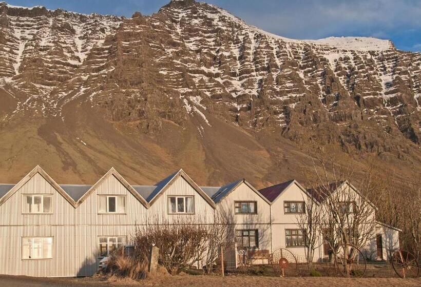 پانسیون Skyrhusid Hi Hostel