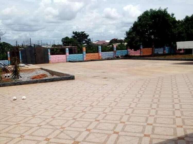 بنسيون Dukusguest