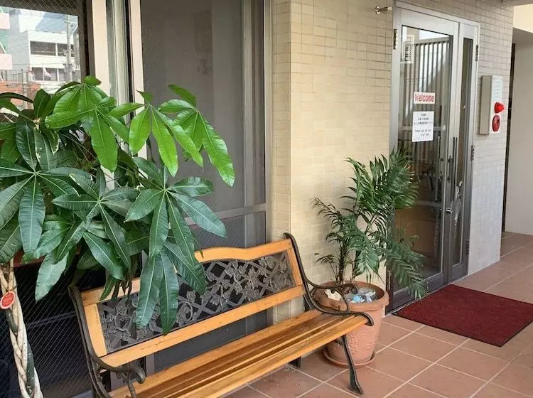 پانسیون Okinawanoyado Familyinn