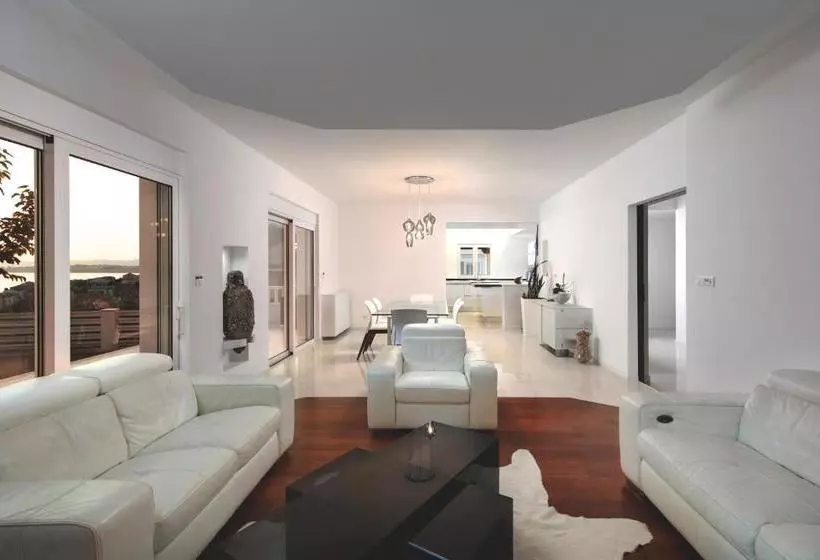 Villa The White Villa