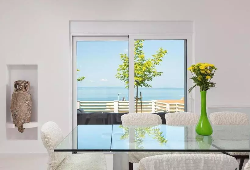 Villa The White Villa