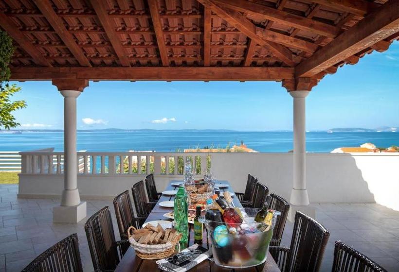 Villa The White Villa