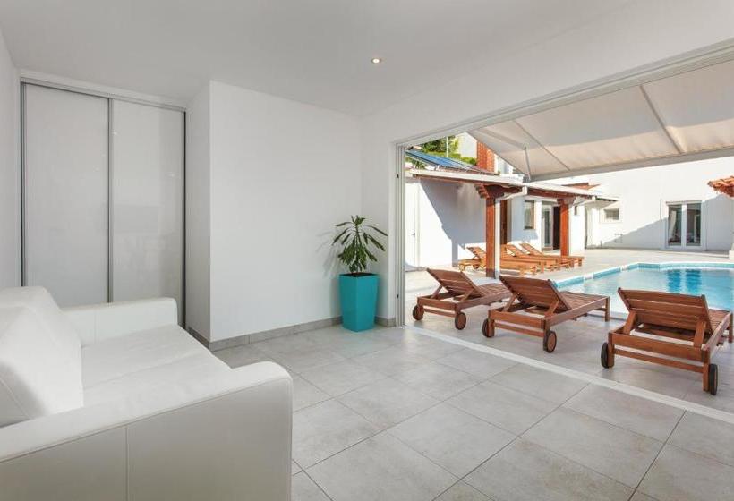 Villa The White Villa