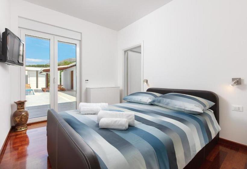 Villa The White Villa