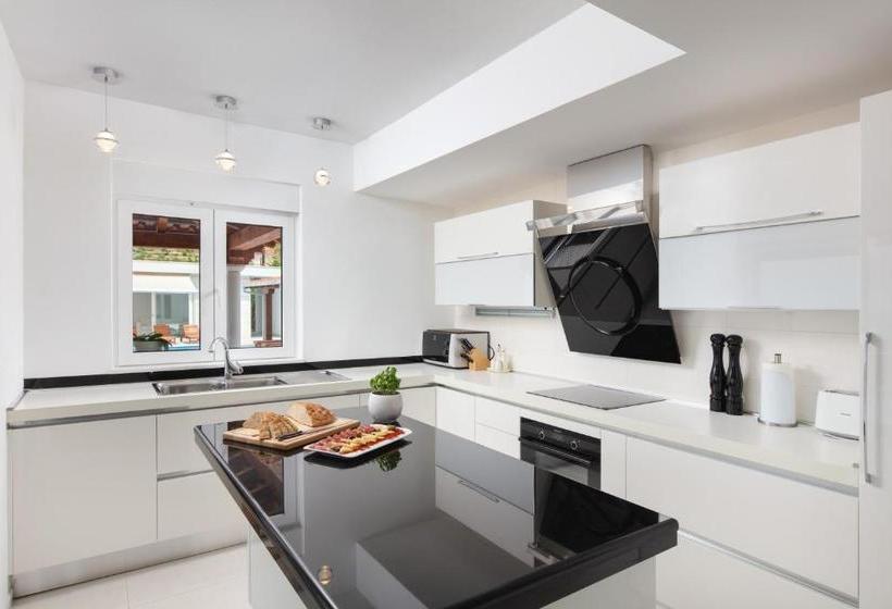 Villa The White Villa