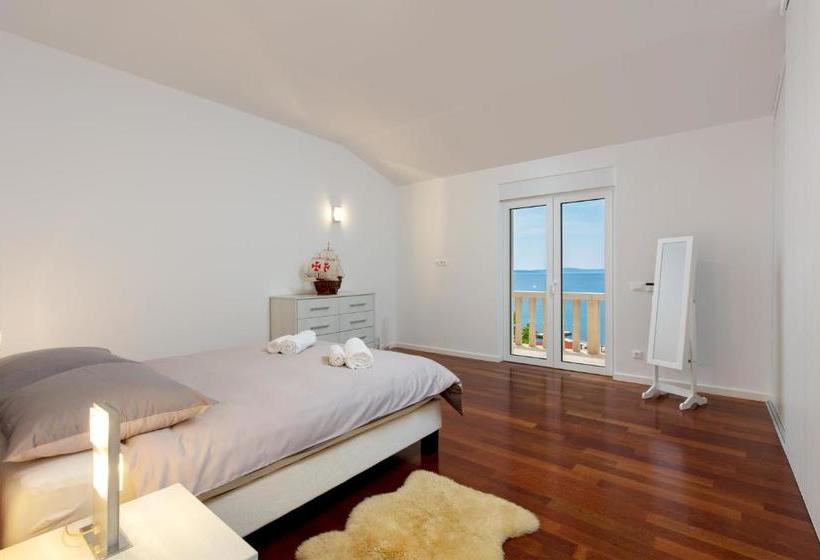 Villa The White Villa