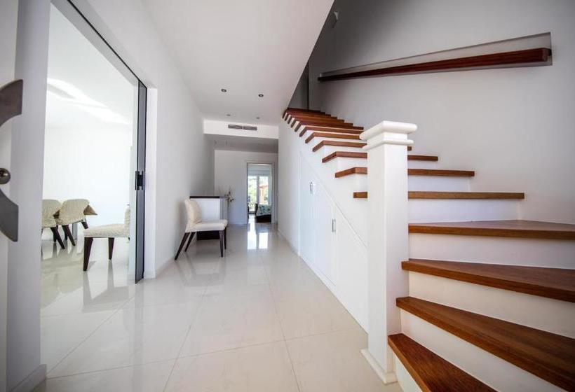 Villa The White Villa