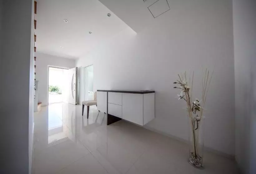 Villa The White Villa
