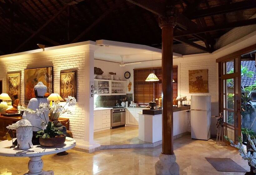 Villa Kompiang Bali