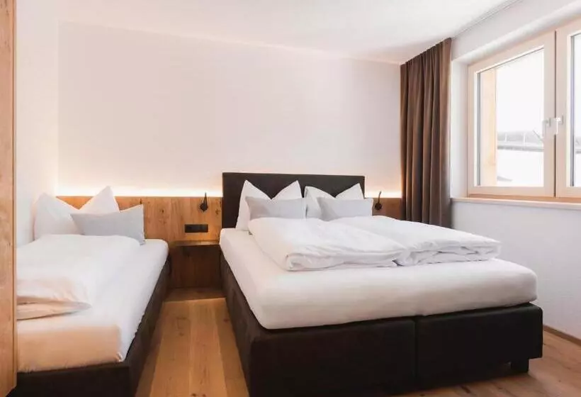 Hotelli Alpina&more Apartments I Zimmer