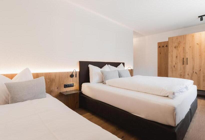 Отель Alpina&more Apartments I Zimmer