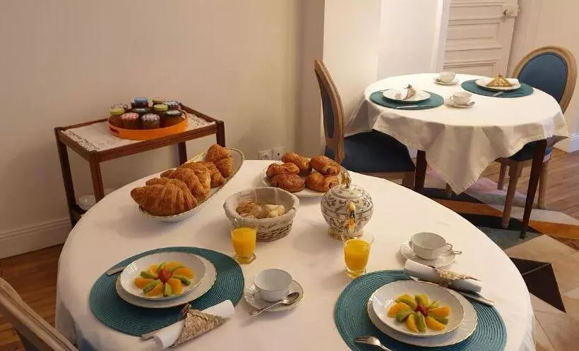 Aamiaismajoitus (B&B) La Maison Leonard