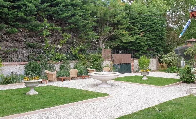 Aamiaismajoitus (B&B) La Maison Leonard