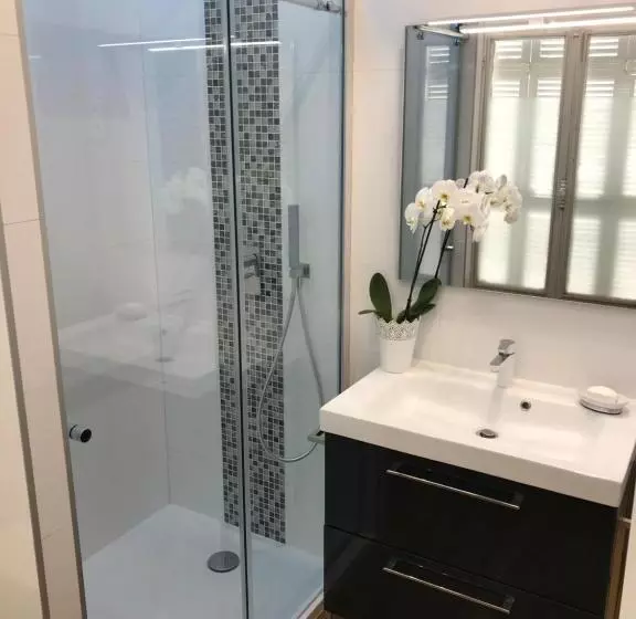 Aamiaismajoitus (B&B) La Maison Leonard