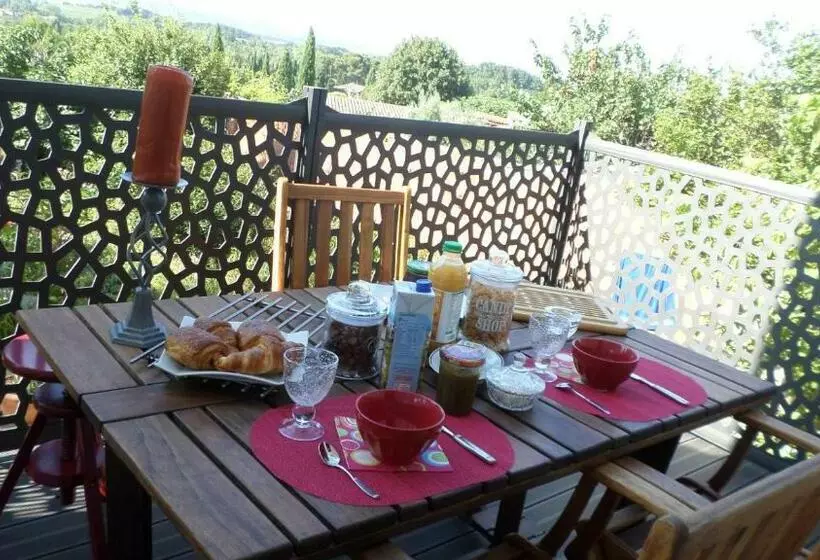 تختخواب و صبحانه L'agapanthe