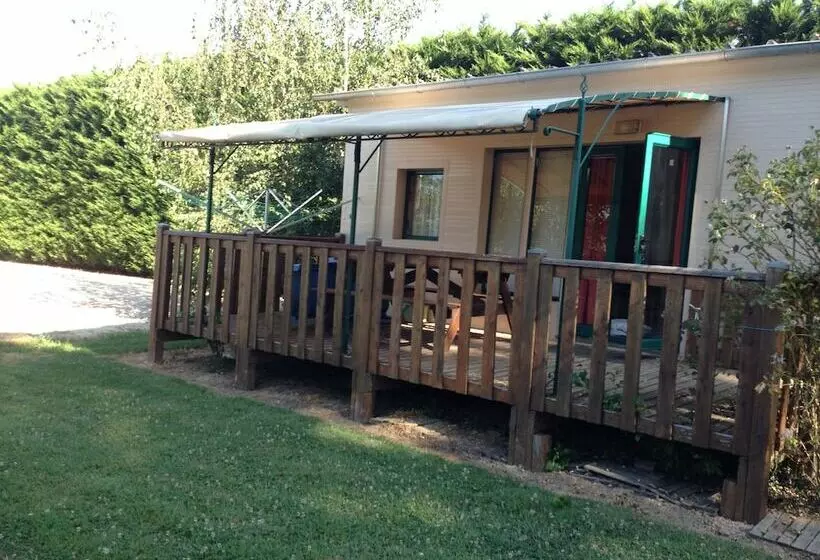 Hotelli Camping A La Ferme De Cornaton