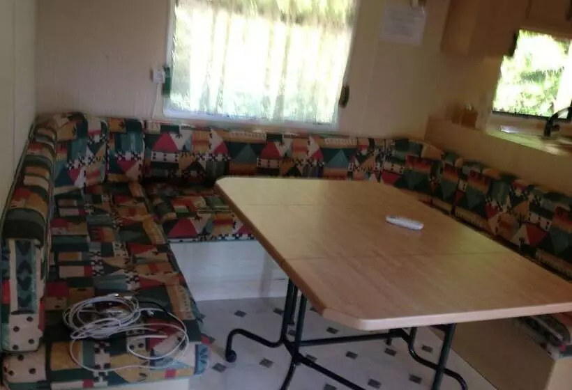 Hotelli Camping A La Ferme De Cornaton