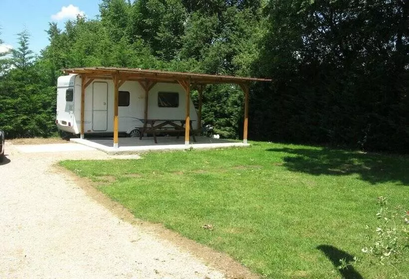 Hotelli Camping A La Ferme De Cornaton