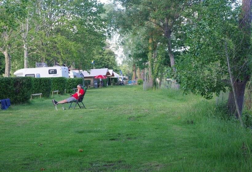 فندق Tonneau Herbergement Insolite Au Camping Des Nieres