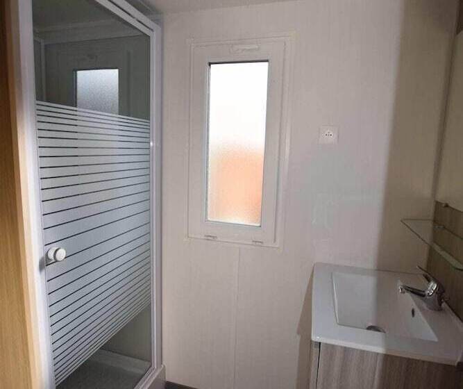 فندق Tonneau Herbergement Insolite Au Camping Des Nieres