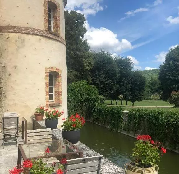 ホテル Château De La Cour Senlisse